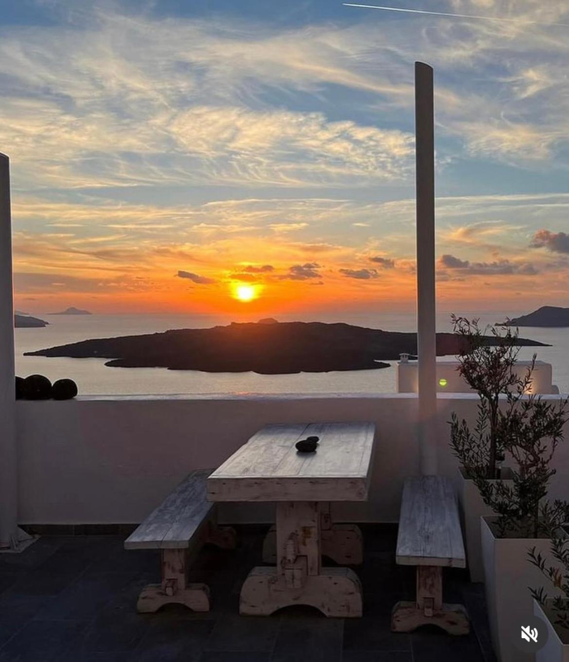 Fira White Residence Zewnętrze zdjęcie